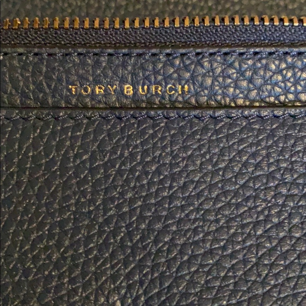 Tory Burch Britten Smartphone Wallet Royal Navy - Picture 8 of 16